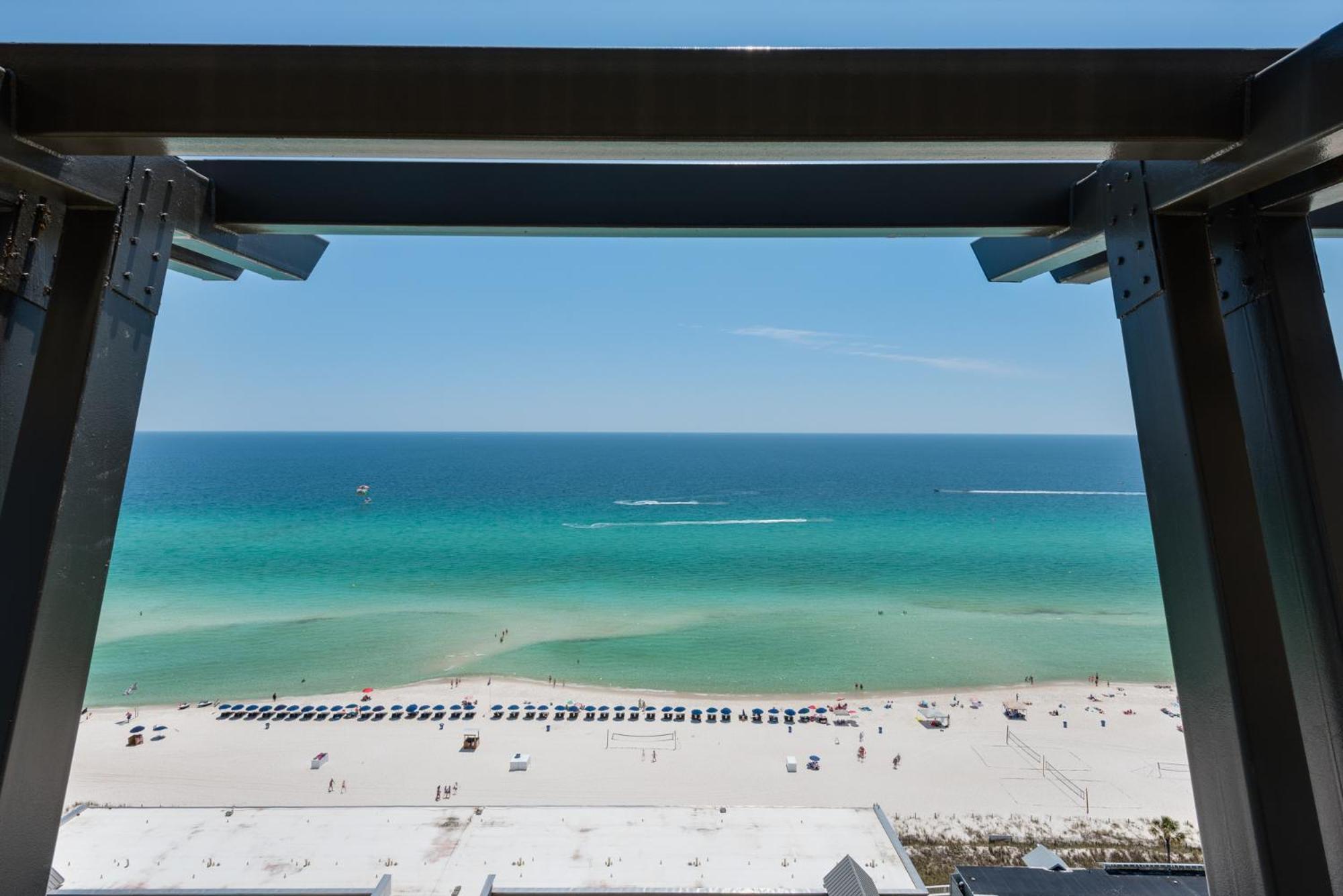 Rooftop Views Of The Gulf! 1800 Square Foot Private Rooftop Terrace! *