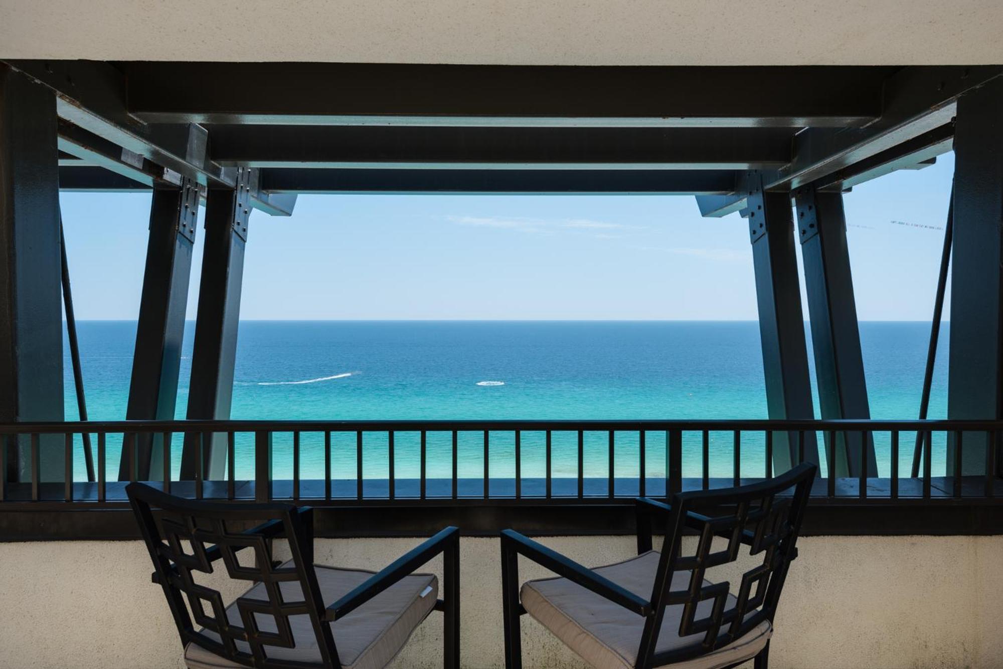 Rooftop Views Of The Gulf! 1800 Square Foot Private Rooftop Terrace!