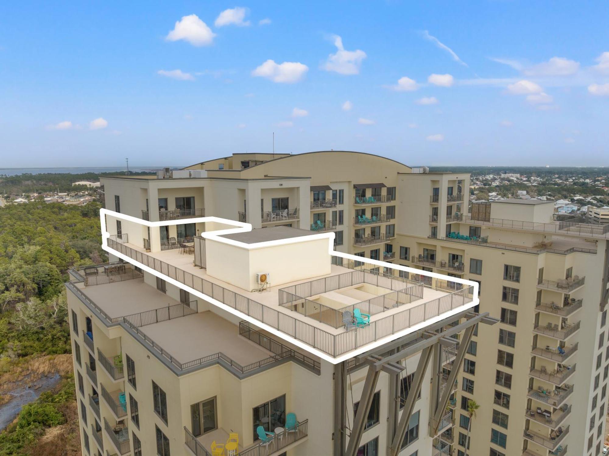 Rooftop Views Of The Gulf! 1800 Square Foot Private Rooftop Terrace!