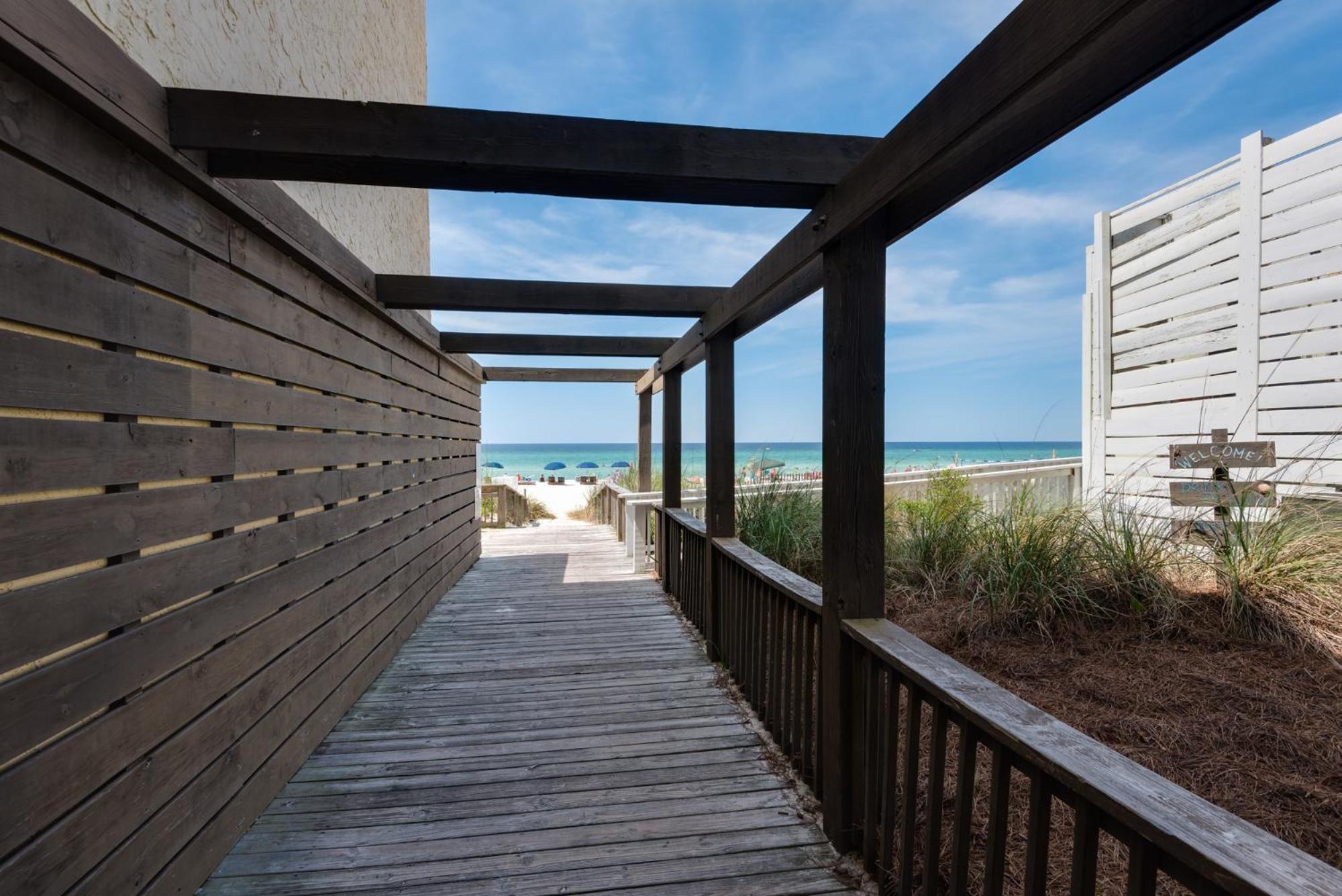 Rooftop Views Of The Gulf! 1800 Square Foot Private Rooftop Terrace! Holiday home